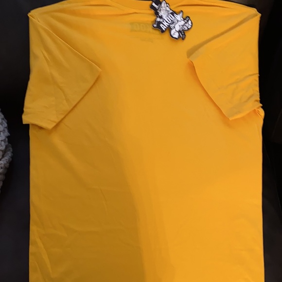 AKOO - OLD GOLD 
“AFRICA - LAND OF THE PEOPLE”
MEN’S SHORT SLEEVE TEE, Sz S, NEW - Picture 5 of 7